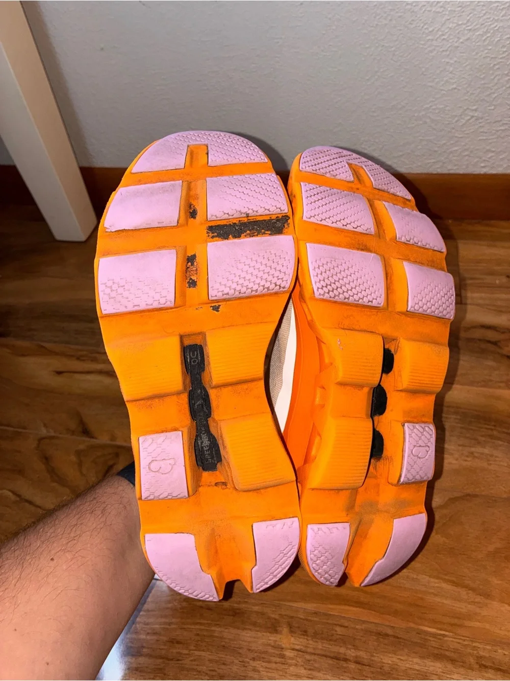 On Cloud Women’s Cloudmonster Athletic Shoe Sneakers, tan/orange- size 9.5